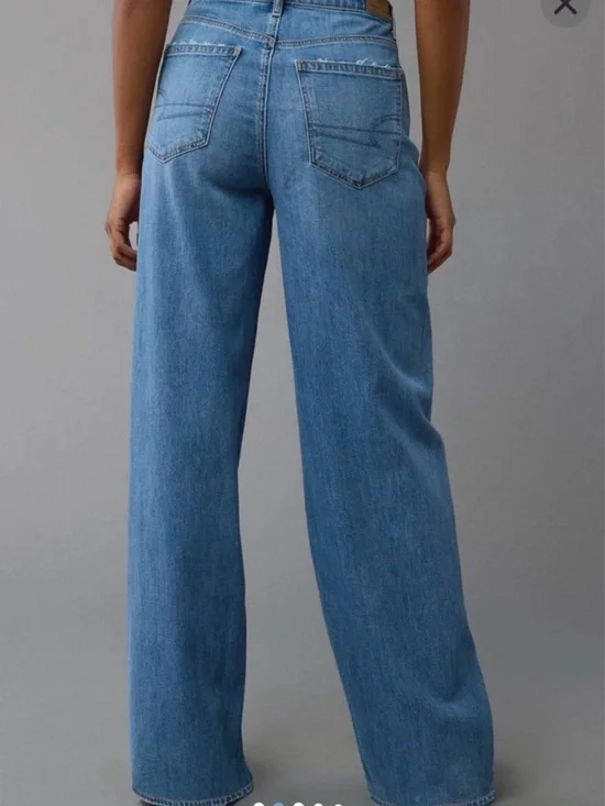 American Eagle Dreamy Drape Stretch Super High-Waisted Baggy Wide-Leg Jeans - Picture 2 of 15